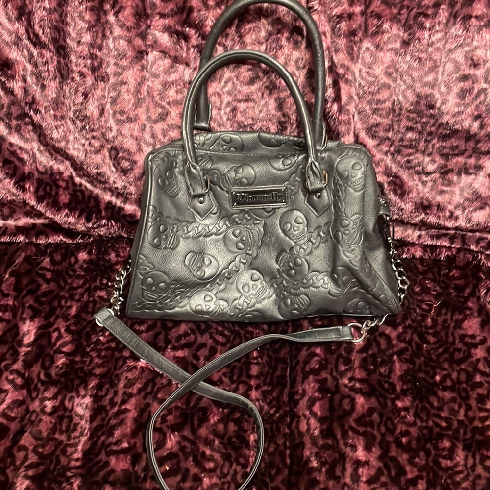 Loungefly Black Skull & Chain embossed purse with cross body strap